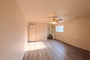 7711 Kleingreen Ln, Spring, TX 77379 - Photo 9