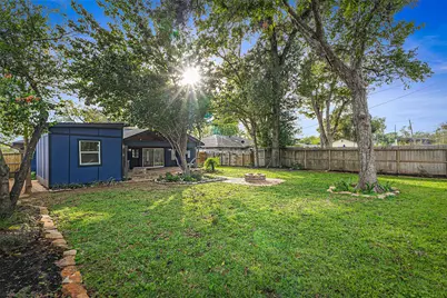 5402 Libbey Lane, Houston, TX 77092 - Photo 41