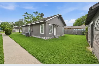 204 W Murrill Street, Baytown, TX 77520 - Photo 31