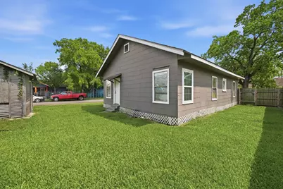 204 W Murrill Street, Baytown, TX 77520 - Photo 31