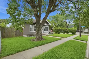 204 W Murrill St, Baytown, TX 77520 - Photo 27