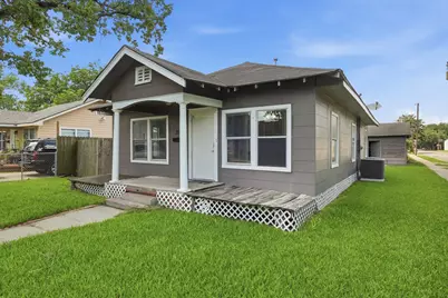 204 W Murrill Street, Baytown, TX 77520 - Photo 3