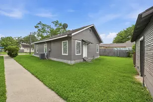 204 W Murrill St, Baytown, TX 77520 - Photo 29