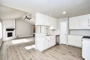 6911 Winding Trace Dr, Houston, TX 77086 - Photo 9