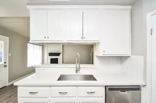 6911 Winding Trace Dr, Houston, TX 77086 - Photo 11