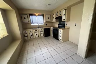 2902 Plymouth Colony Dr, Webster, TX 77598 - Photo 5