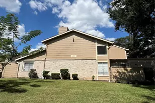 2372 Woodland Park Dr, Houston, TX 77077 - Photo 3
