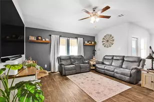 3935 Barnacle Ct, Baytown, TX 77521 - Photo 3