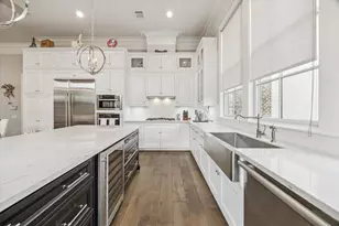 1240 Mosaico Ln, Houston, TX 77055 - Photo 7