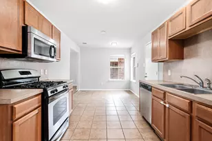 2831 Maybrook Hollow Ln, Houston, TX 77047 - Photo 13