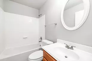 2831 Maybrook Hollow Ln, Houston, TX 77047 - Photo 17