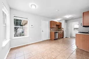 2831 Maybrook Hollow Ln, Houston, TX 77047 - Photo 9