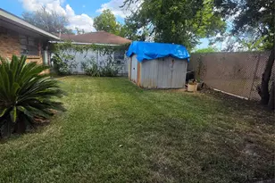 6526 Country Club Dr, Houston, TX 77023 - Photo 27