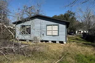 221 W Jordan St, Alvin, TX 77511 - Photo 25