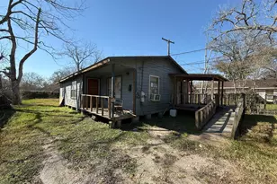 221 W Jordan St, Alvin, TX 77511 - Photo 1