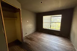 221 W Jordan St, Alvin, TX 77511 - Photo 15