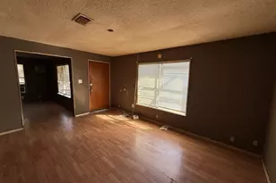 221 W Jordan St, Alvin, TX 77511 - Photo 9