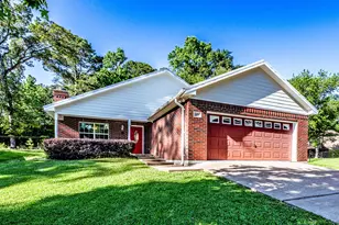 229 Evergreen Dr, Huntsville, TX 77340 - Photo 1