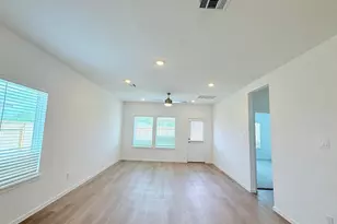 7702 Smooth Vly Ct, Rosharon, TX 77583 - Photo 3