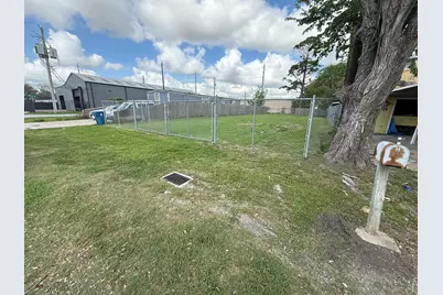 629 Georgia, South Houston, TX 77587 - Photo 5