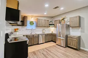 21702 Island Lake Loop E, Humble, TX 77338 - Photo 5