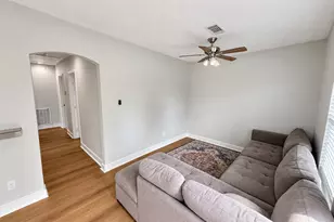 1313 Pearson St, Houston, TX 77023 - Photo 5