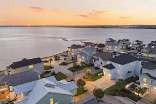 438 Amanda Cir, Tiki Island, TX 77554 - Photo 45