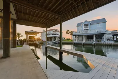 438 Amanda Circle, Tiki Island, TX 77554 - Photo 33
