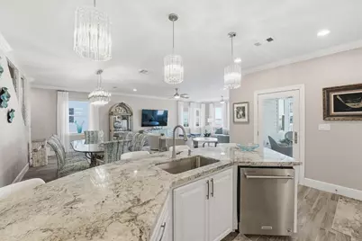438 Amanda Circle, Tiki Island, TX 77554 - Photo 9