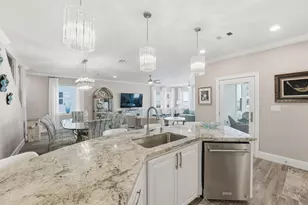 438 Amanda Cir, Tiki Island, TX 77554 - Photo 9