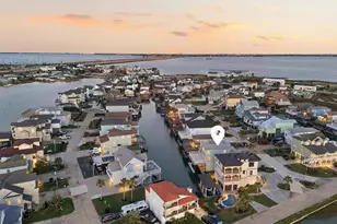 438 Amanda Cir, Tiki Island, TX 77554 - Photo 43