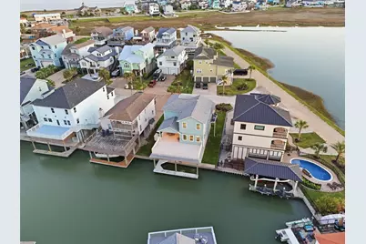 438 Amanda Circle, Tiki Island, TX 77554 - Photo 37