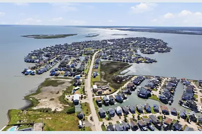 438 Amanda Circle, Tiki Island, TX 77554 - Photo 43