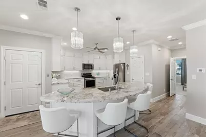 438 Amanda Circle, Tiki Island, TX 77554 - Photo 9