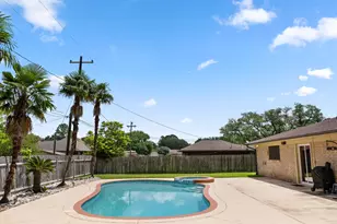 2917 Encino Ave, Bay City, TX 77414 - Photo 31