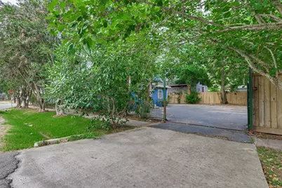 520 W 14th St, Houston, TX 77008 - Photo 13