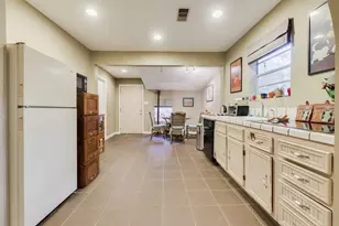 520 W 14th St, Houston, TX 77008 - Photo 9