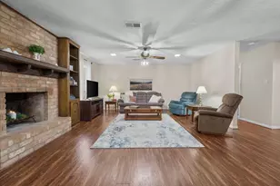 34514 Kristine Dr, Pinehurst, TX 77362 - Photo 11