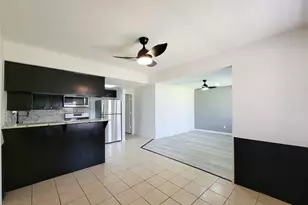 10614 Bainbridge St, Houston, TX 77016 - Photo 9