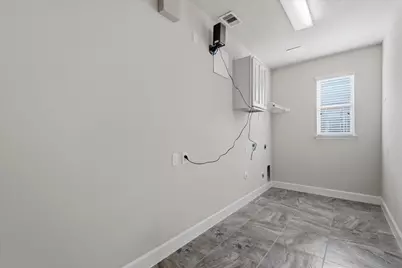 13930 Hawthorne Circle, Mont Belvieu, TX 77523 - Photo 13