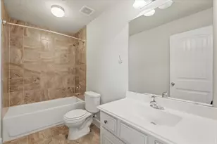 13930 Hawthorne Cir, Mont Belvieu, TX 77523 - Photo 15