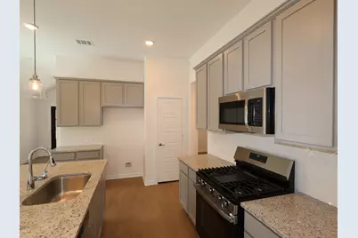 10231 Burton Path, Montgomery, TX 77316 - Photo 3