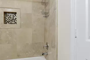 11017 Upland Forest Dr, Houston, TX 77043 - Photo 15