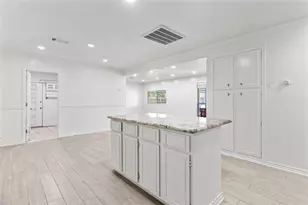 10906 Keese Dr, Houston, TX 77089 - Photo 11