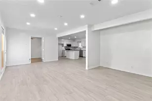 10906 Keese Dr, Houston, TX 77089 - Photo 5