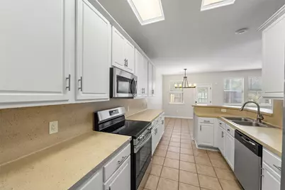 157 E Summerhaze Circle, The Woodlands, TX 77382 - Photo 13