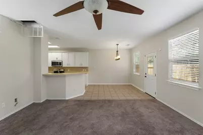 157 E Summerhaze Circle, The Woodlands, TX 77382 - Photo 7