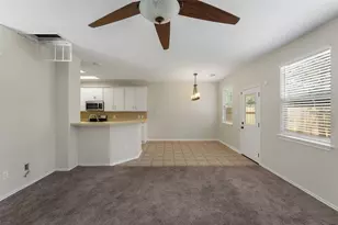 157 E Summerhaze Circle, The Woodlands, TX 77382 - Photo 7