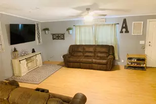 2018 Lauren Ln, Sealy, TX 77474 - Photo 11