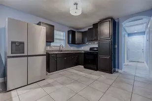 7118 Karen St, Houston, TX 77076 - Photo 5